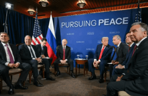 El encuentro entre Trump y Putin para discutir un posible fin a la guerra entre Rusia y Ucrania.