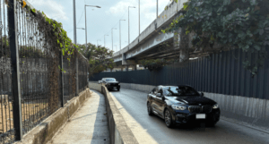 Rampa al puente Guasanda, que conecta Guayaquil con Samborondón, el martes 19 de agosto de 2025, en el sitio donde secuestraron el viernes a una empresaria.
