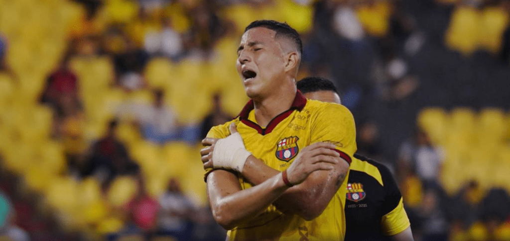 Jugador Parrales. Partido entre Barcelona y Macará 2-0