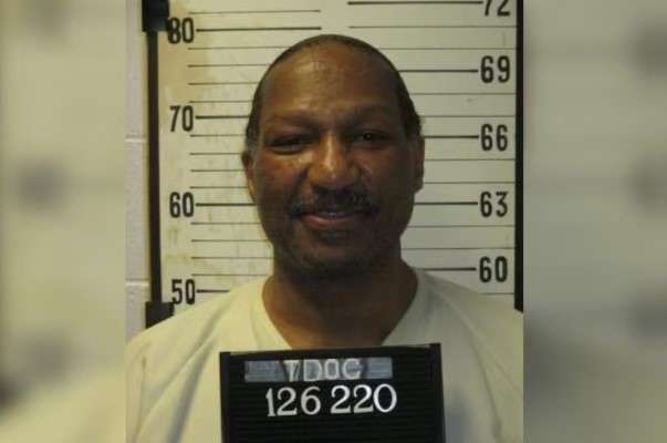 Abogados intentan retrasar la ejecución de Byron Black, condenado en 1988 por el asesinato de su pareja y sus dos hijas.