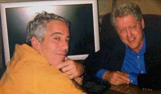 Jeffrey Epstein junto a Bill Clinton.