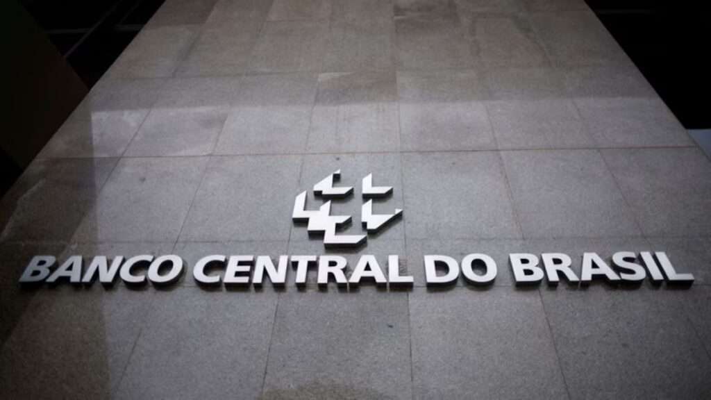 El logotipo del Banco Central de Brasil se ve en su sede en Brasilia, Brasil (REUTERS/Adriano Machado/Foto de archivo)
