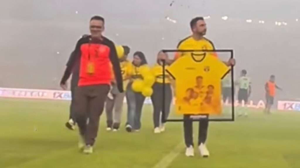 Homenaje a Pineida. Foto: Facebook Barcelona Sporting Club