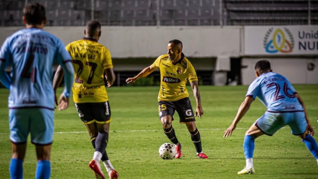 Barcelona venció 3-1 a Bolívar en Quito. Foto: Instagram @barcelonasc.