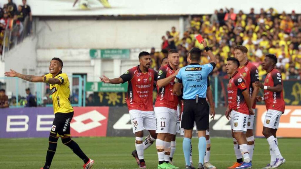 Mateo Maccari expulsado por cometer infracción el pasado 1 de marzo. Foto: ESPN.