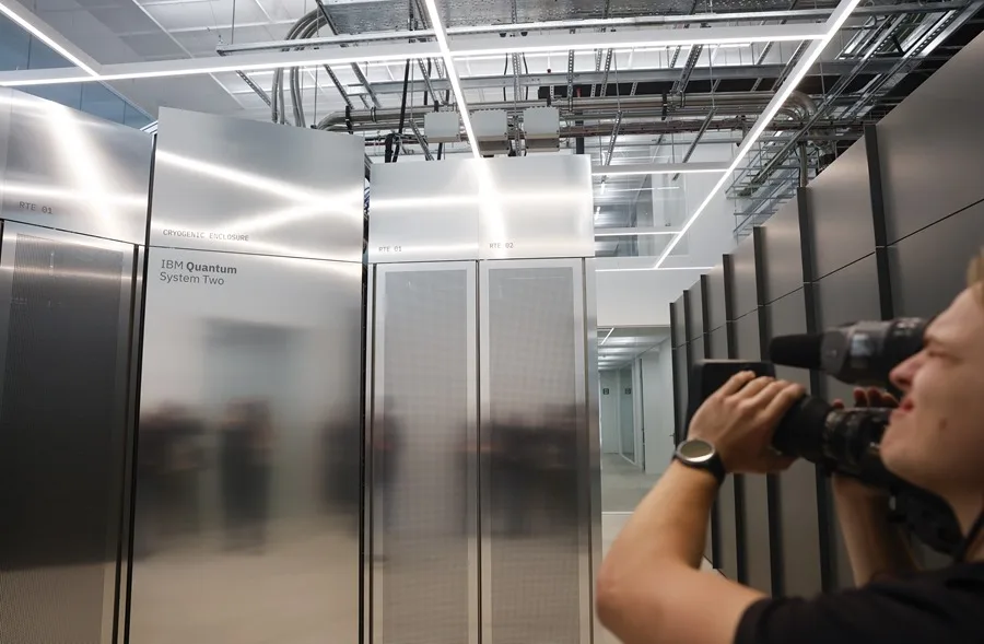 Imagen del IBM Quantum System Two. EFE/Juan Herrero