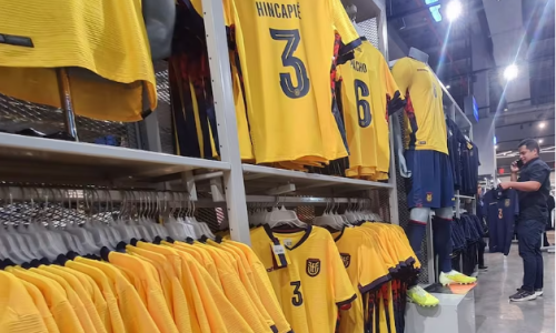 El sector comercial ecuatoriano proyecta ventas cercanas a USD 30 millones gracias al impulso del Mundial 2026 y la celebración del Día del Padre.