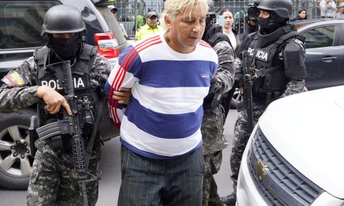 Quito 22 de abril 2024. Detenido Colón Pico llega a la unidad de Flagrancia
API / DANIEL MOLINEROS